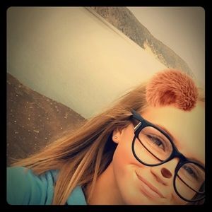 Meet your Posher, Elli